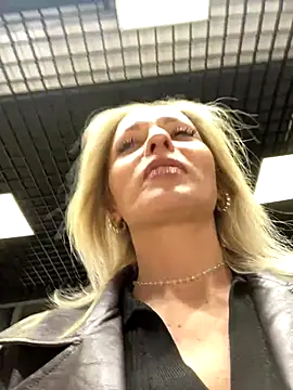 Diamond Bunny  online show from November 17, 3:02 pm