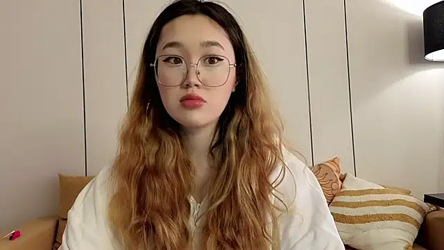 Jennatyan online show from April 17, 6:15 am