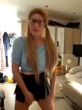 SexyLayla1 online show from October 22, 4:12 pm