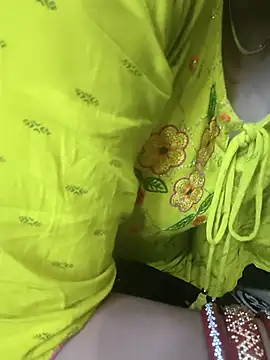 kaveerpooja947 online show from February 9, 4:09 pm