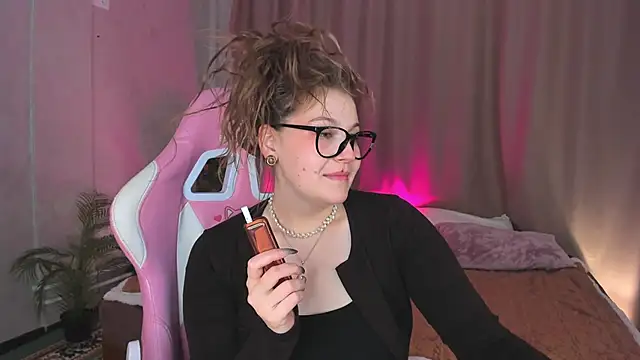 Snapshot of Colleen_Blake chatting on October 21, 4:55 pm Colleen Blake online show from October 21, 4:55 pm