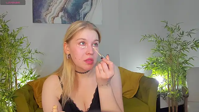 Colleen Blake online show from June 4, 4:44 pm