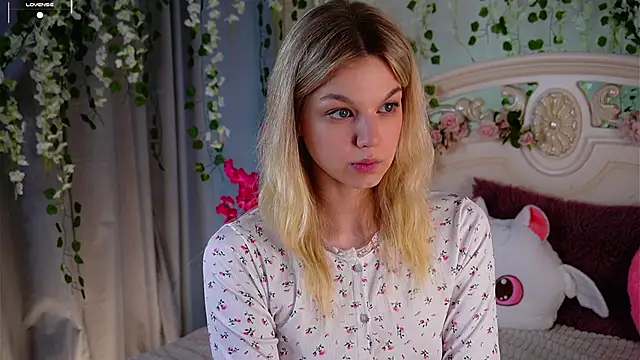 EdlinAlliston online show from October 22, 2:33 pm