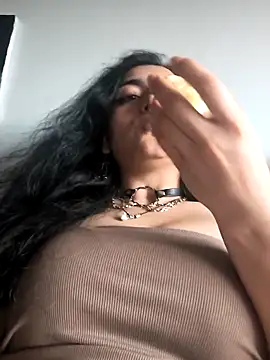 Lila Desiree online show from March 10, 9:52 pm