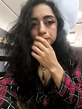 Lila Desiree online show from November 22, 10:45 pm