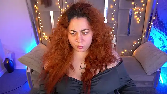 Kittywakee online show from April 9, 8:47 pm