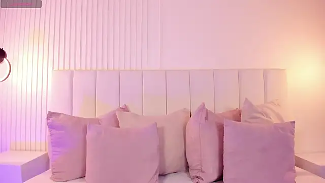 natali henao online show from April 13, 9:48 pm