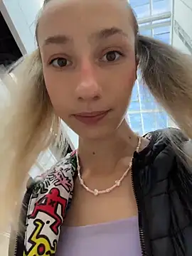 Lia  Love online show from September 17, 1:09 pm