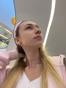 Lia  Love online show from November 3, 12:20 pm