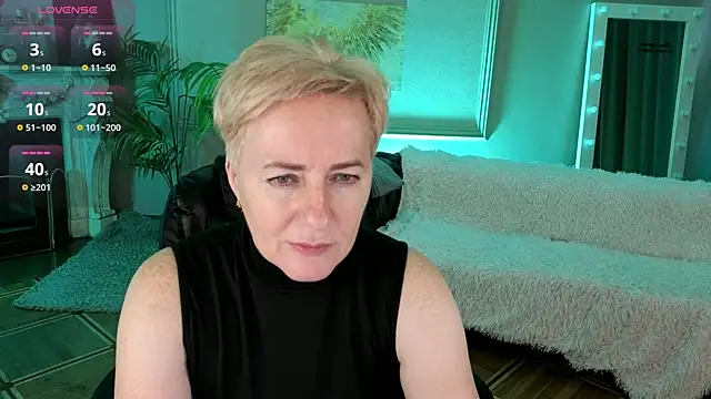 Nika Smit online show from November 21, 9:00 am