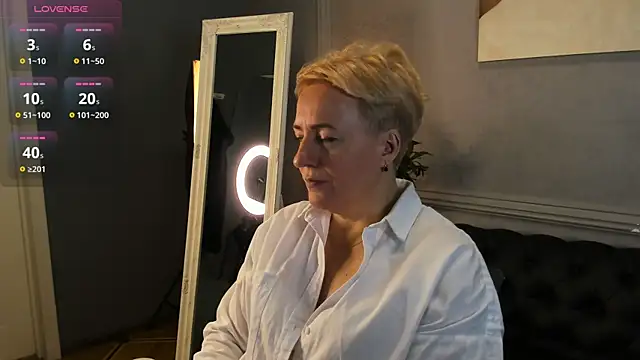 Nika Smit online show from November 23, 9:11 am