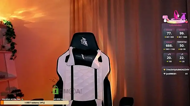 lady curls online show from April 14, 10:43 pm