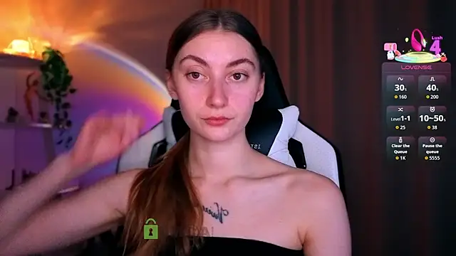 lady curls online show from March 12, 11:29 pm