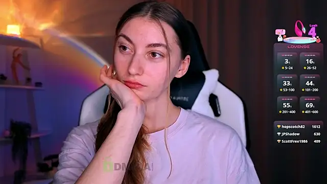 lady curls online show from March 8, 2:04 am