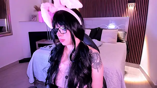 NattashaHotson online show from October 11, 4:17 am