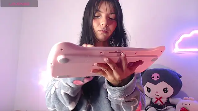 sofi soft  online show from November 7, 8:36 pm