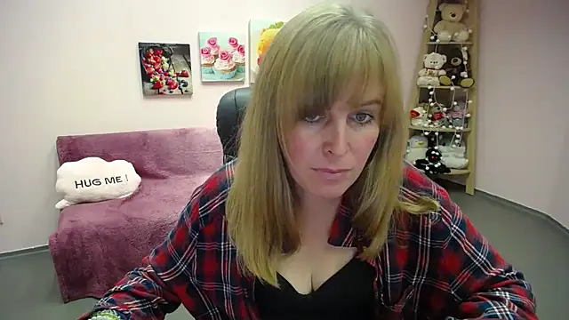 Hot Milady online show from October 3, 8:08 am