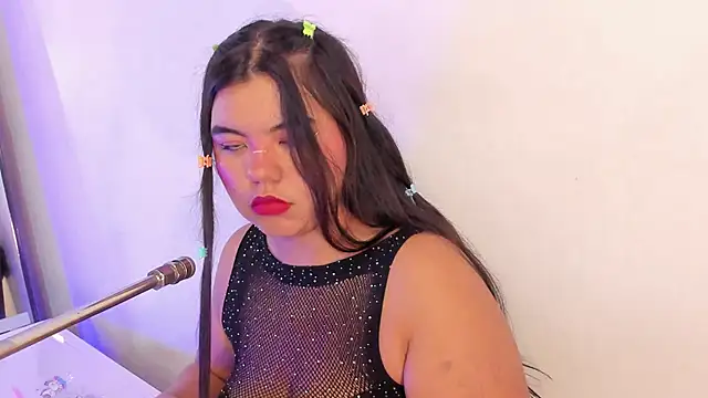 klhoe boobs online show from April 6, 4:34 am