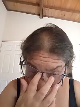 florecita69 online show from October 28, 2:23 pm