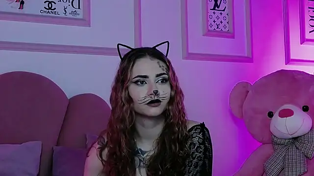 Abby  White online show from October 31, 5:17 pm