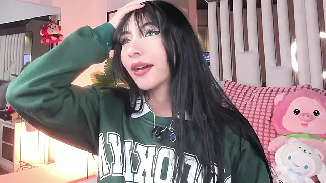 Kitty Eliffe online show from February 4, 11:30 pm