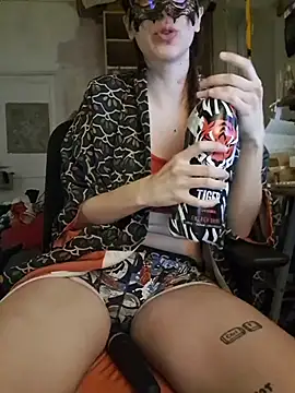 PearMaki online show from April 30, 10:58 pm