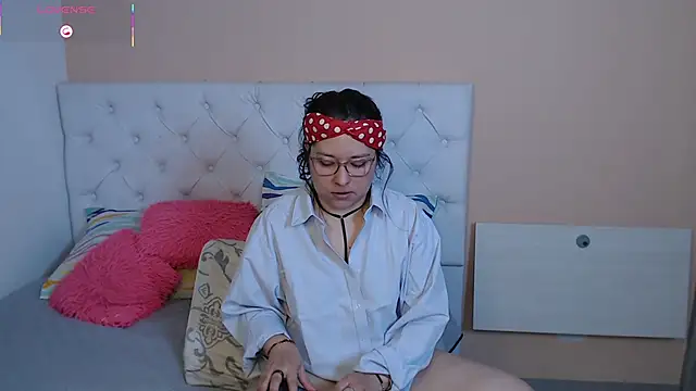 May Carlier online show from November 28, 4:15 am