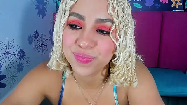 Snapshot of Lucy_White__ chatting on October 21, 8:57 pm Lucy White online show from October 21, 8:57 pm