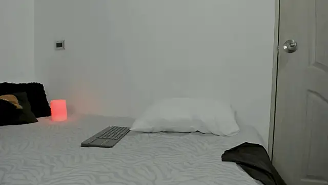 Kim Kat online show from April 12, 9:12 am