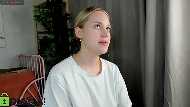 Carol  Cox online show from December 14, 10:48 pm