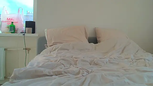 Snapshot of Irma-Bennet chatting on October 4, 9:59 am Irma-Bennet online show from October 4, 9:59 am