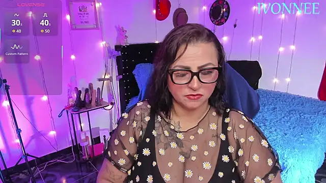 Ivonnee   online show from February 7, 10:19 am