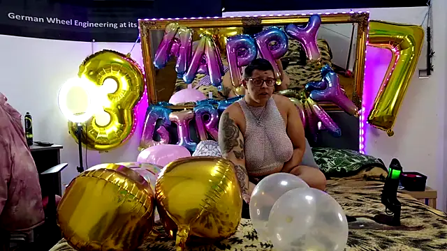 SunshineLexi online show from October 28, 3:18 pm