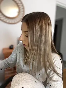 Mia Ethan online show from October 21, 8:40 am