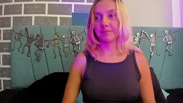 Snapshot of Alterego1__ chatting on October 21, 12:42 pm Alterego1 online show from October 21, 12:42 pm