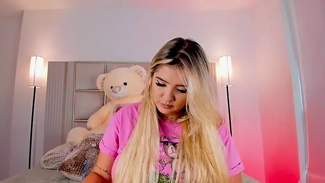 saraamiller  online show from February 27, 8:41 pm