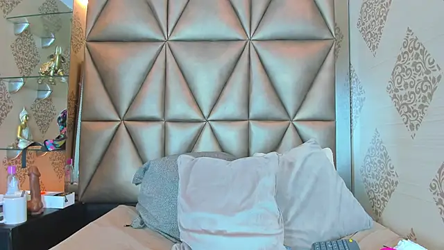 Corina Taylor  online show from November 14, 12:27 pm