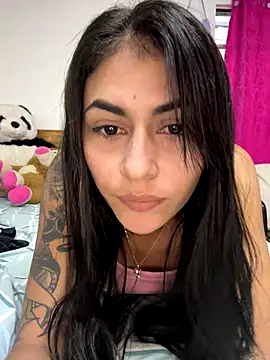 Snapshot of emilie_xx_ chatting on October 1, 8:25 pm emilie xx online show from October 1, 8:25 pm