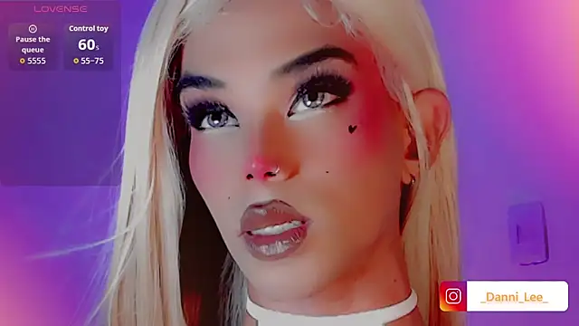 DanniLee  online show from November 15, 8:10 pm