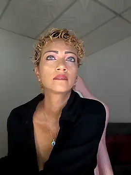 Snapshot of Amaliu_ chatting on October 21, 2:54 pm Amaliu online show from October 21, 2:54 pm