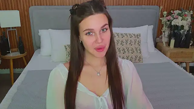 RihannaRose online show from November 1, 5:39 pm