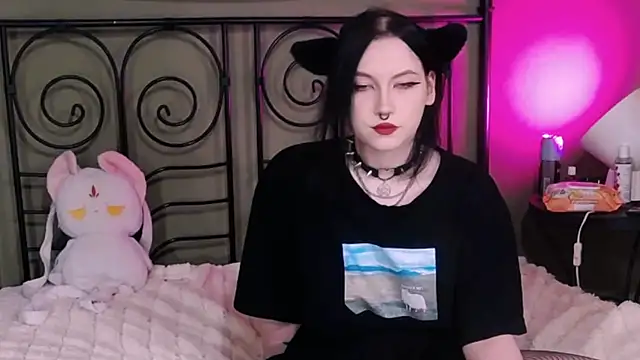 Snapshot of BlackyTea chatting on October 20, 8:12 pm BlackyTea online show from October 20, 8:12 pm