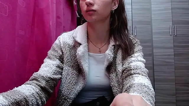 holy juli online show from March 2, 7:15 am