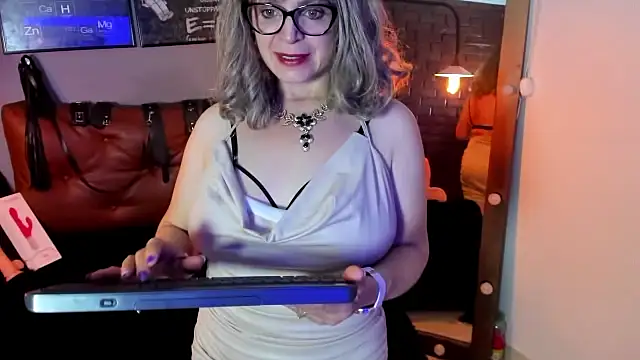 Samantha mature56 online show from September 19, 2:27 pm