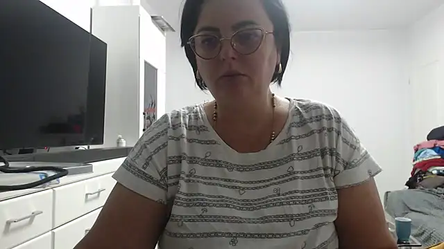 Amandamuller1982 online show from October 4, 9:52 pm