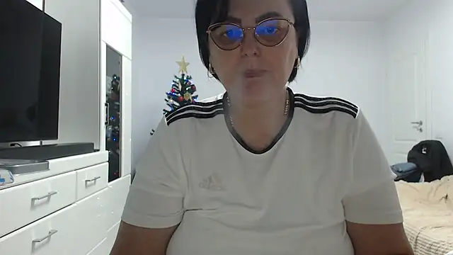 Amandamuller1982 online show from December 18, 11:09 pm