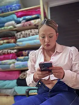 VIOLETA-25  online show from January 14, 3:17 pm