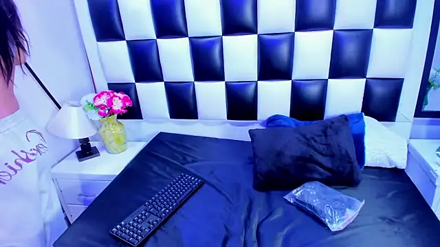 Morgana Smit online show from February 19, 1:32 pm