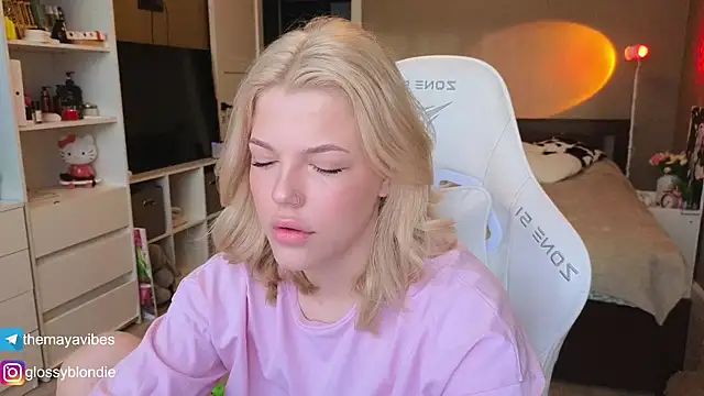 Maya Rave online show from April 13, 4:14 am