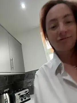 LouiseTswing online show from June 8, 2:07 pm